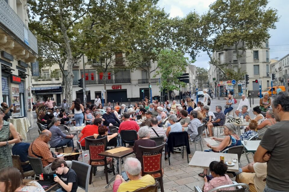 Agora « Dîtes le avec un livre »